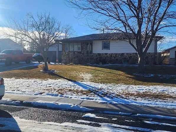 6 Toluca Ln, Gering, NE 69341