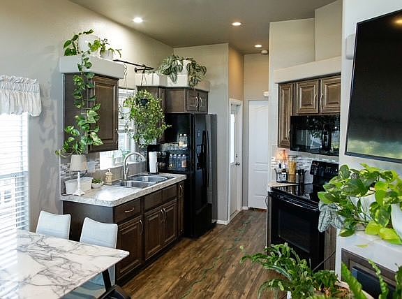 3rd image of 5353 E Skyline Dr #6