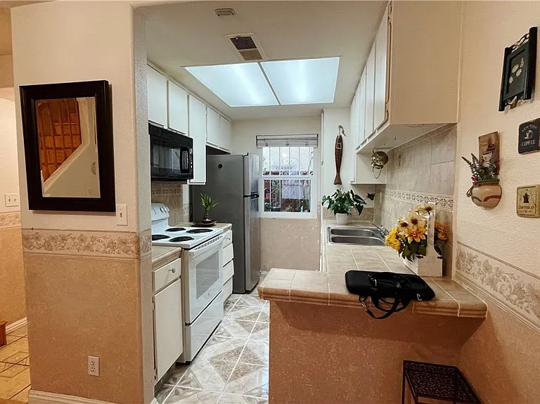 1701 Neil Armstrong St #105 — Photo 43
