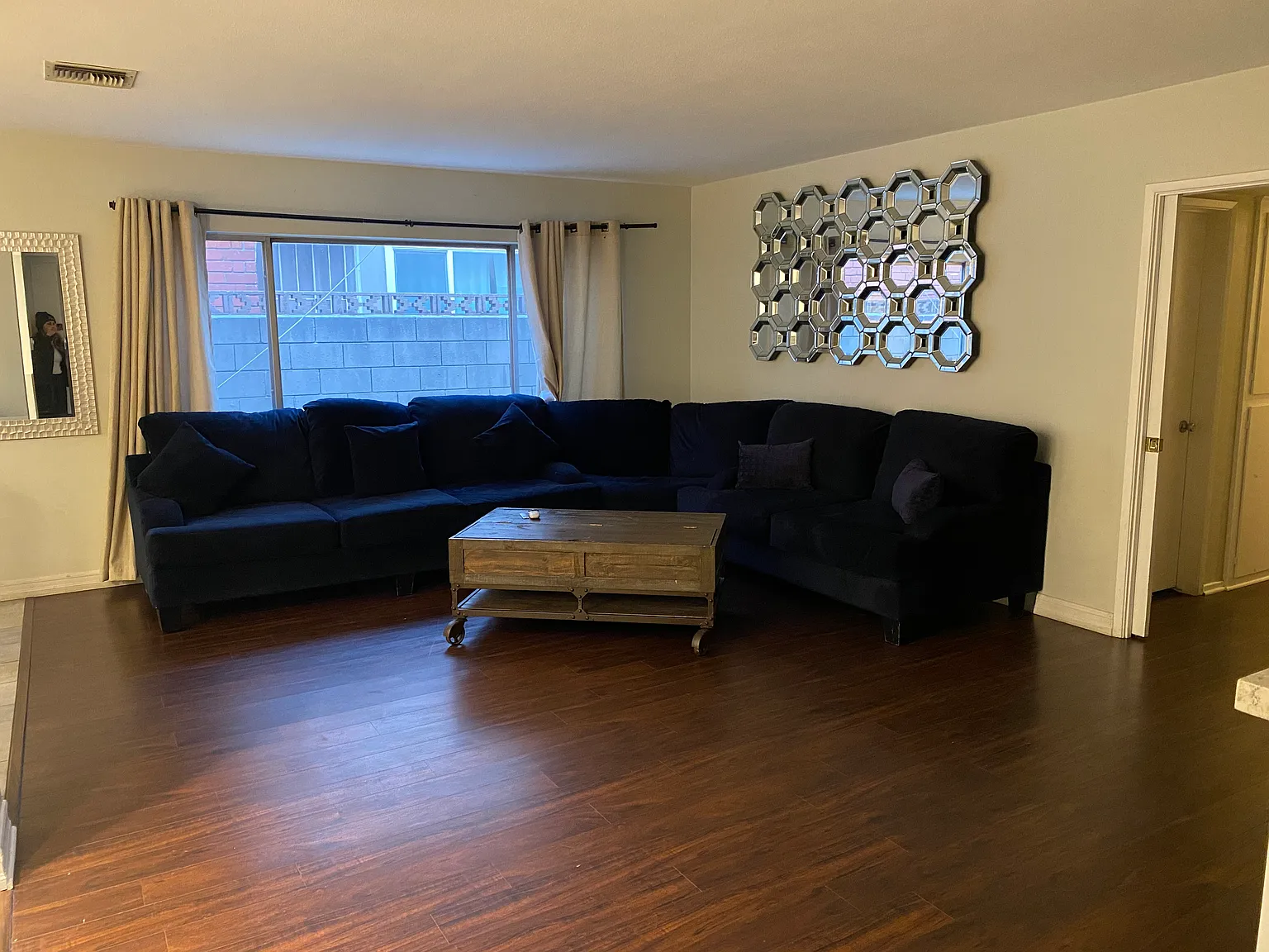 3 bed, 1496 sqft, $4,000 — Photo 3