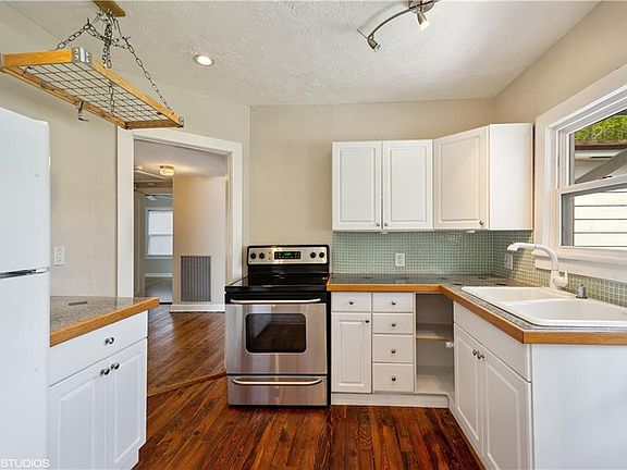 4th image of 1024 E Jean St