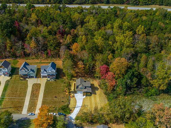5th image of 439 Glenhill Cir