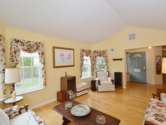 5th image of 2919 Rock Hill Ln