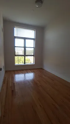 Rented by Evergreen Apartments BK | media 36