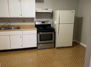 1850 S Main St APT 1, Jacksonville, IL