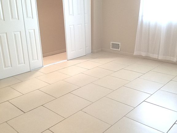 4th image of 1733 Queensbury Cir #1733