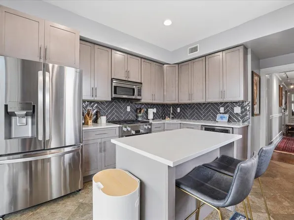 270 Palisade Avenue image 1 of 40