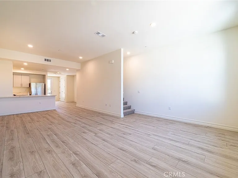 180 N New Ave #4 — Photo 23