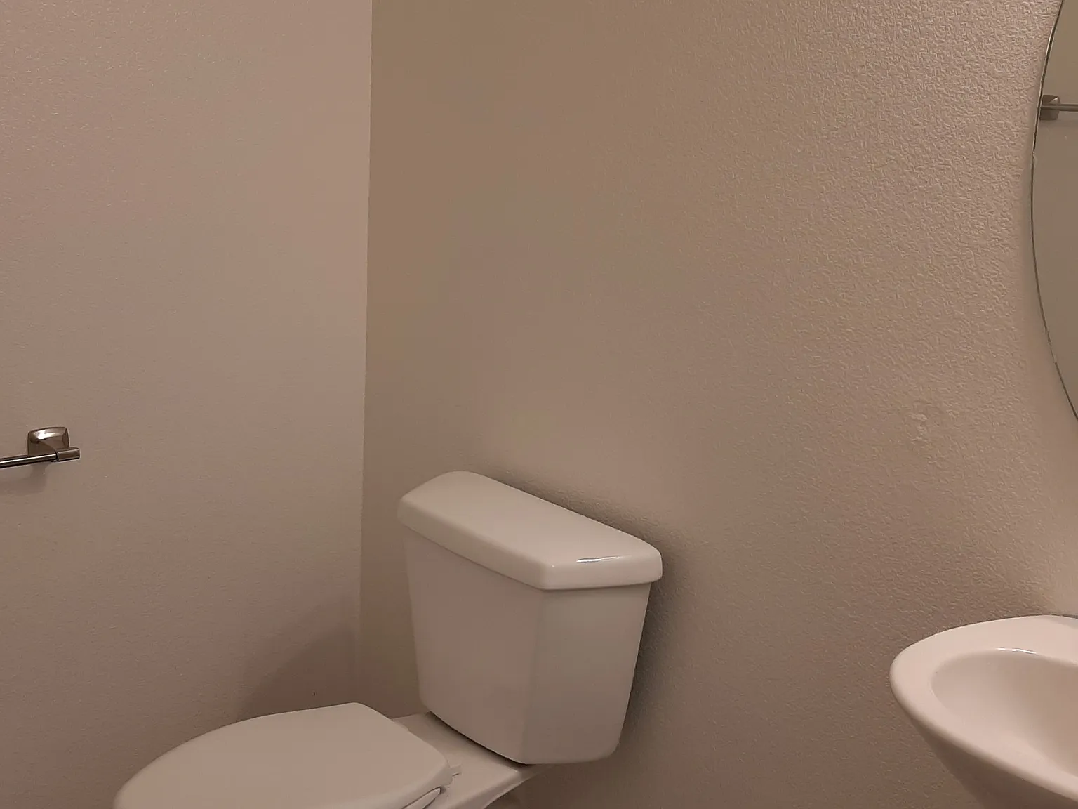 3 bed, 2.5 bath, 1641 sqft, $1,800 — Photo 4