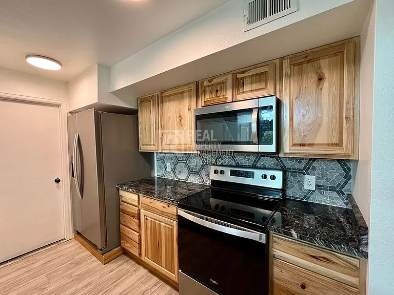 8853 Colorado Blvd #306 — Photo 4