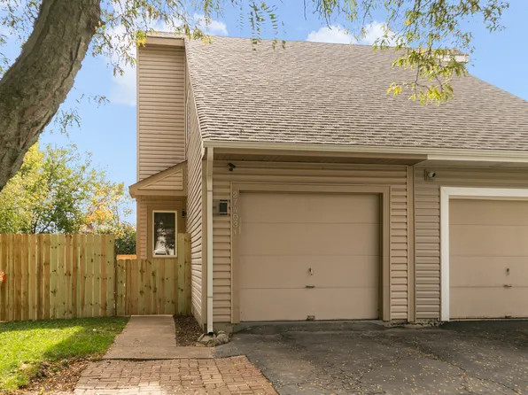 27W031 Cooley Ave, Winfield, IL 60190