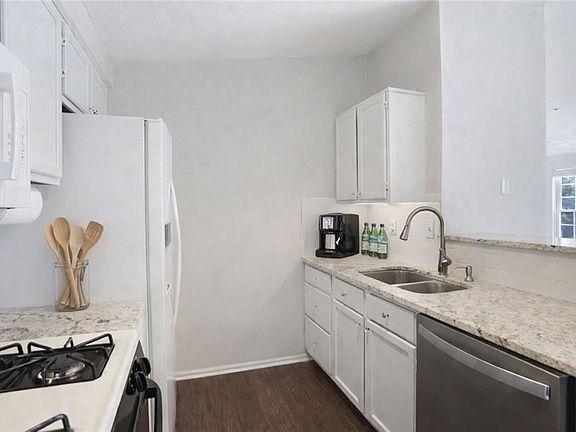 2nd image of 1483 Keys Crossing Dr NE