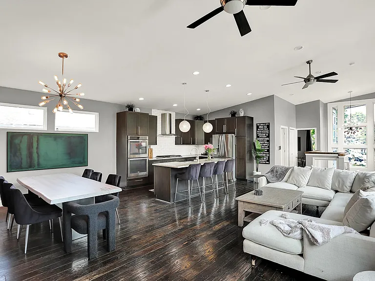 1334 Laurel St — Photo 4