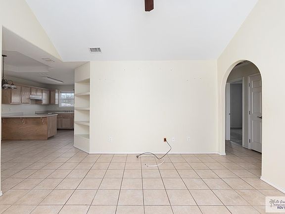 5th image of 1541 Res St