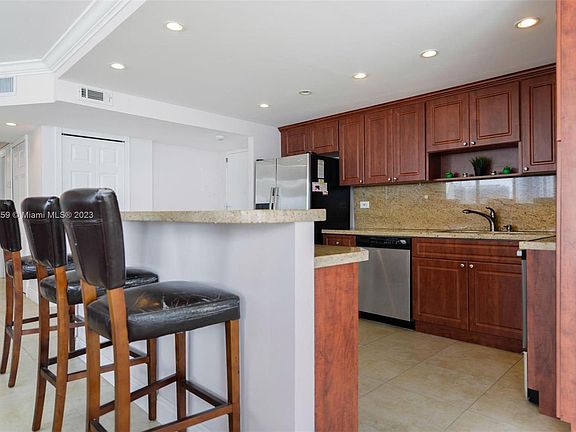 4th image of 7135 Collins Ave APT 815