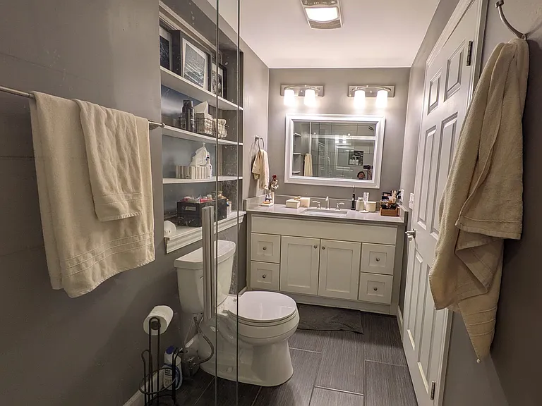 941 N Hoyne Ave #1 — Photo 17
