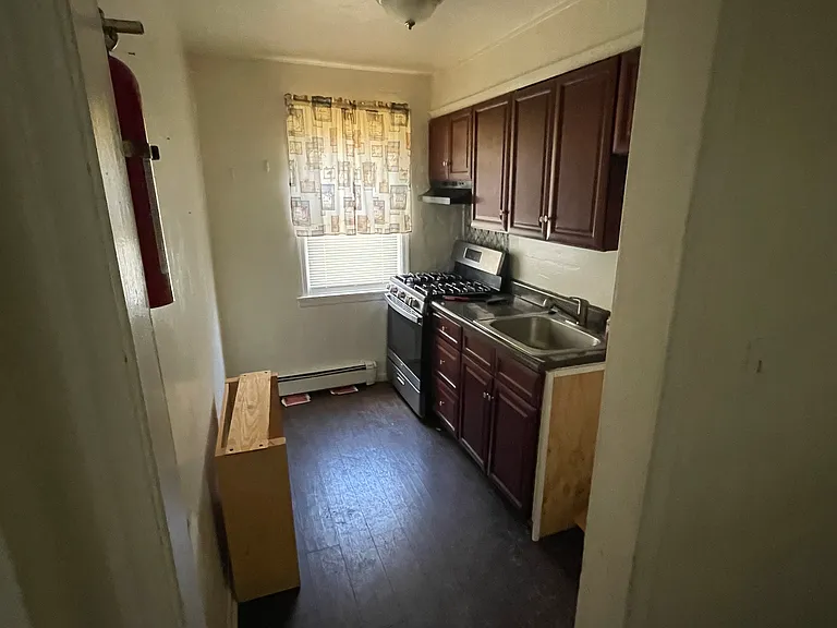 1147 Holland St #B — Photo 2