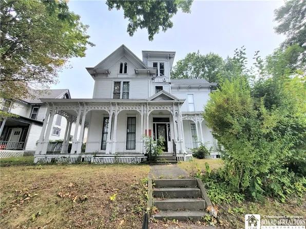 52 Lakeview Ave, Jamestown, NY 14701