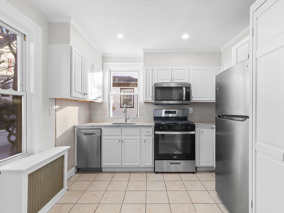 1st image of 8 Virginia Ave Floor 1