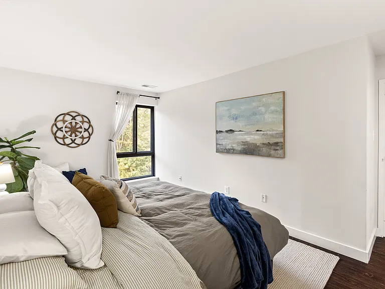 11240 Chestnut Grove Sq #358 — Photo 7