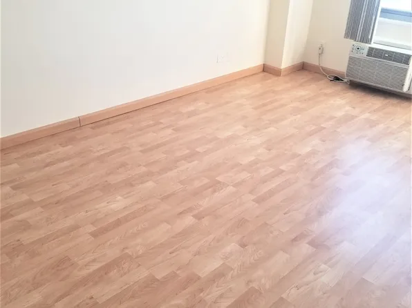 601 Surf Avenue image 12 of 14