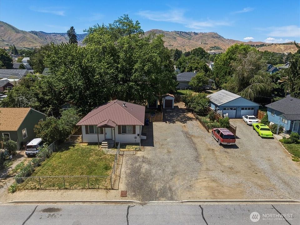 1st image of 1012 Yale Avenue