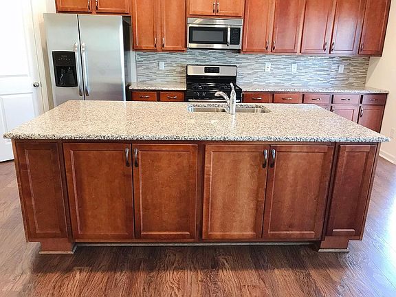 3rd image of 330 River Pine Dr