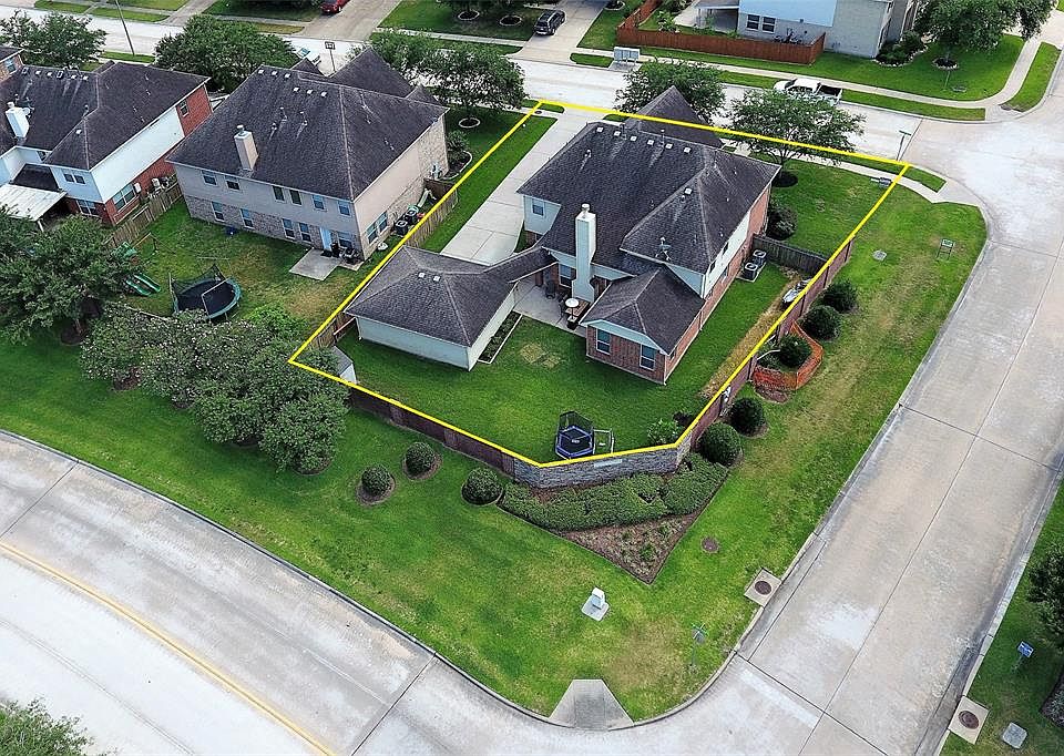 1st image of 216 Willow Pointe Dr