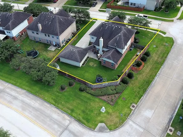 216 Willow Pointe Dr, League City, TX 77573