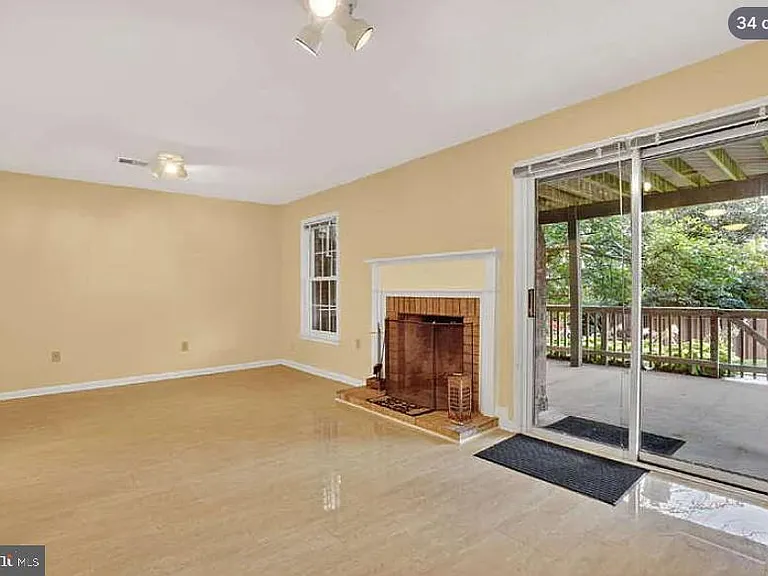 7427 Salford Ct — Photo 34