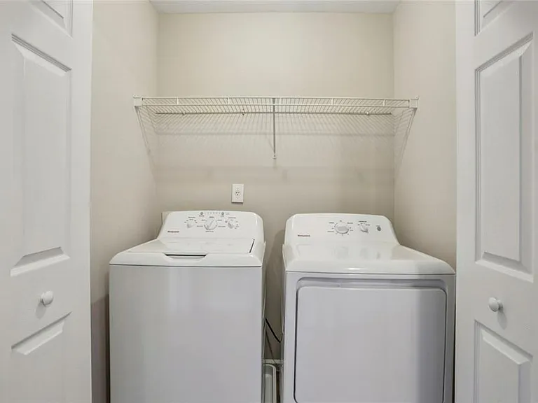 642 Bernay Way — Photo 16