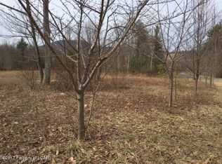 Rhedwood Ave, Sugarloaf, PA 18249