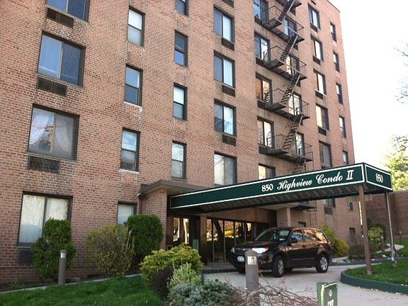 5th image of 850 Howard Ave APT 2E