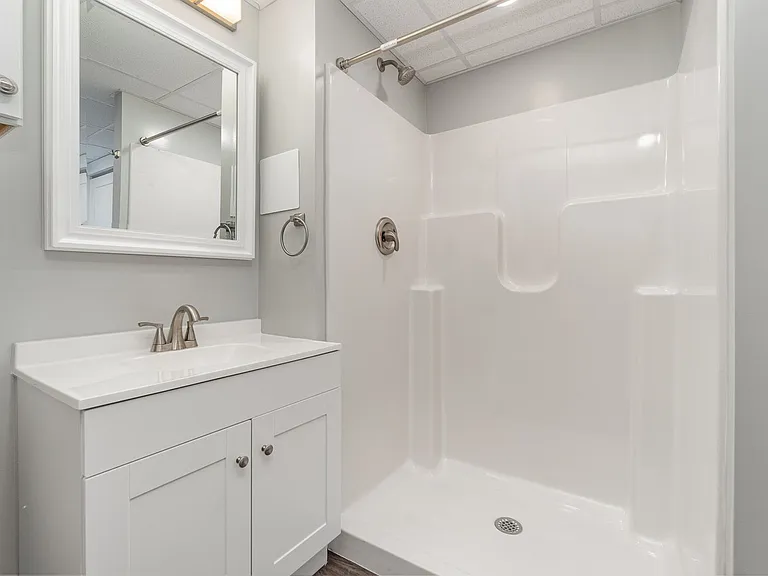 17 E High St — Photo 30