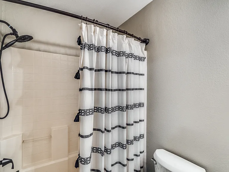 2613 Hidden Valley Dr — Photo 25