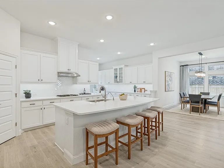 5304 Babcock Rd — Photo 7