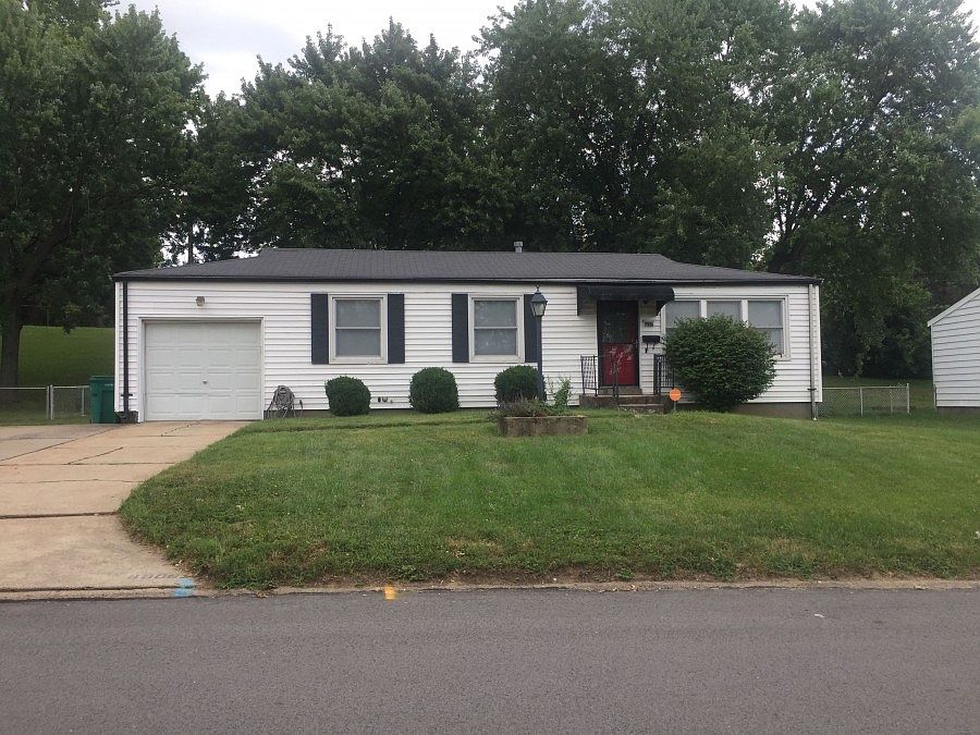 1st image of 9906 Gloucester Dr
