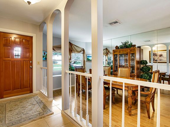 5th image of 2361 SE Bordeaux Ct