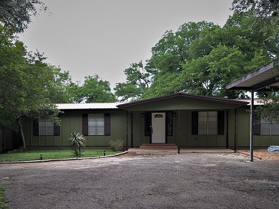 3rd image of 1802 Cliffwood Dr