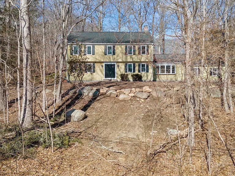 40 Harkness Dr — Photo 34