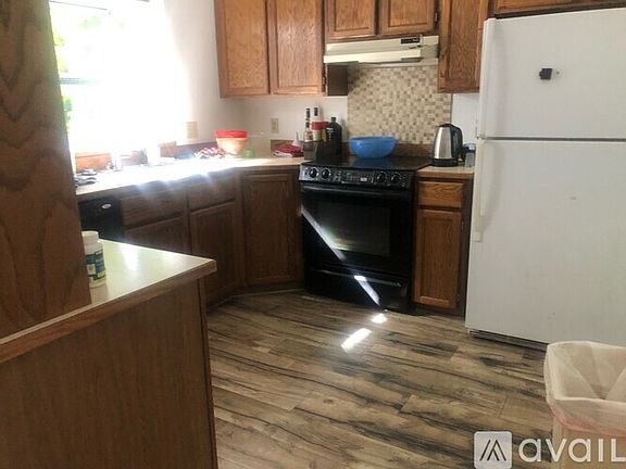 5th image of 5627 Hazel Ave SE