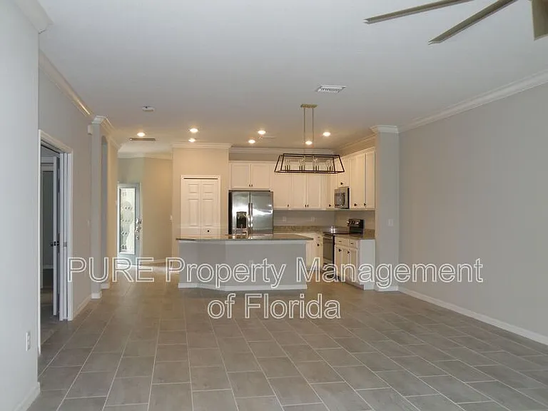 9176 Glenforest Dr — Photo 10