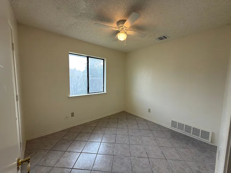 2701 Stanford St #A — Photo 6