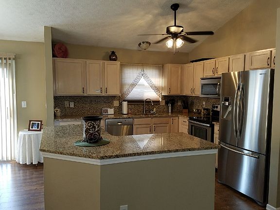 3rd image of 6220 Freewood Dr