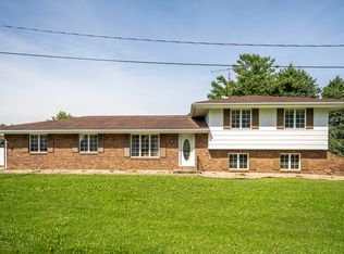 300 W Pleasant St, Greenup, IL 62428