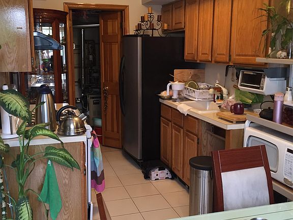 3rd image of 127 Duer Ave