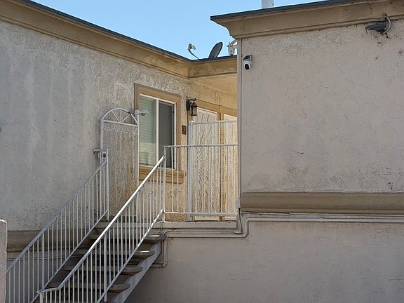 5th image of 1085 12th St Unit H