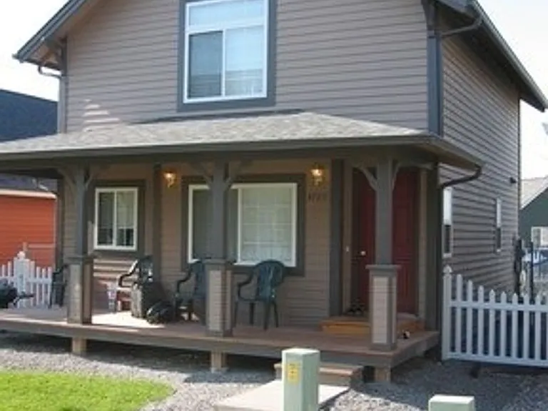 4727 Adalaide Ln — Photo 1