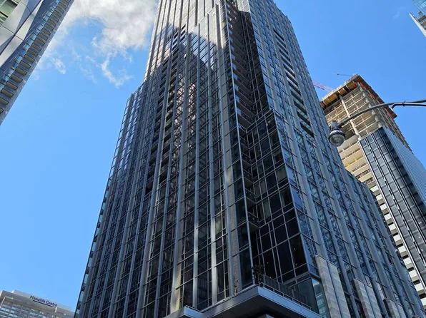 11 Yorkville Ave #5103, Toronto, ON M4W 0B1