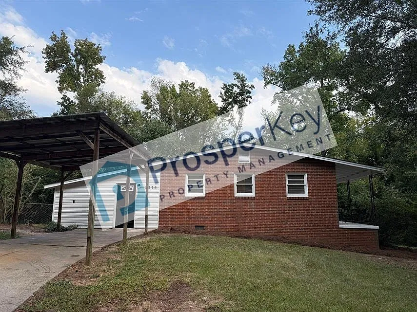 3676 Lindsey Dr — Photo 3